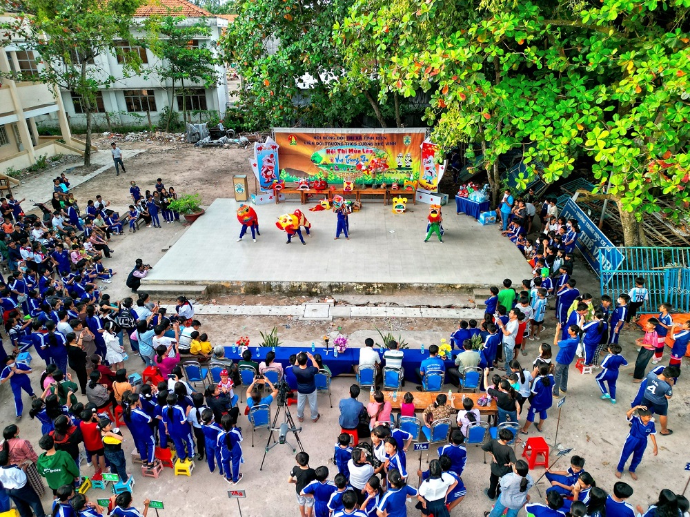 Hội thi chế tạo đầu Lân từ vật dụng tái chế
